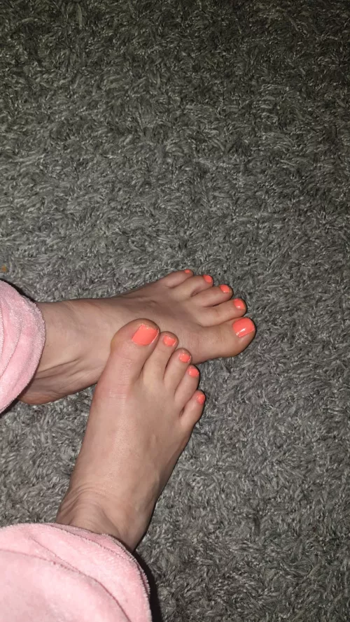 Smelly feet waiting for you cum