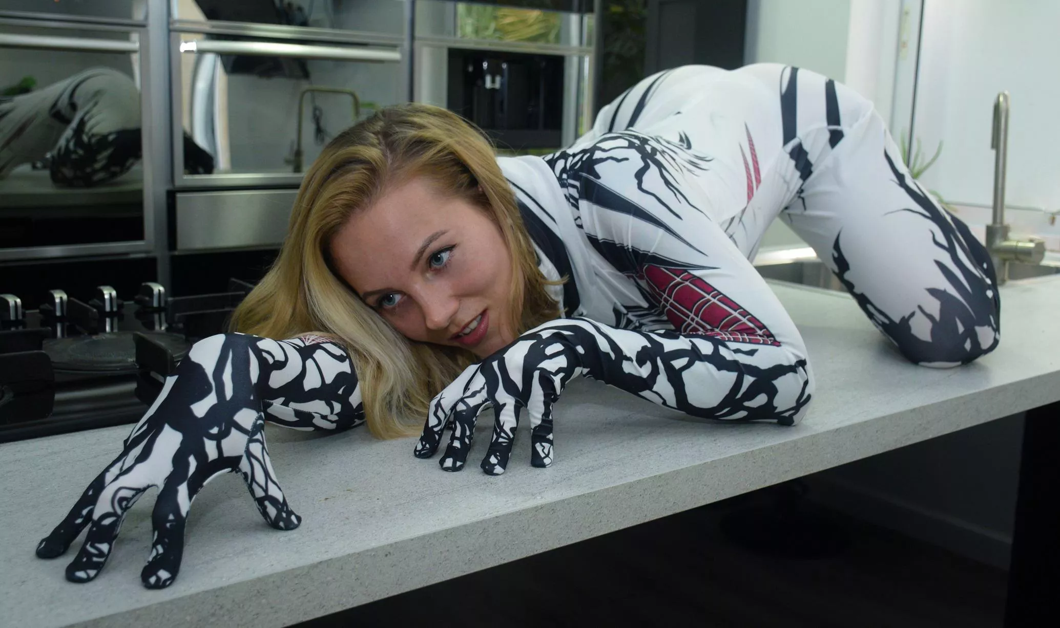 Spider Gwen by Sagittarina 🕷️