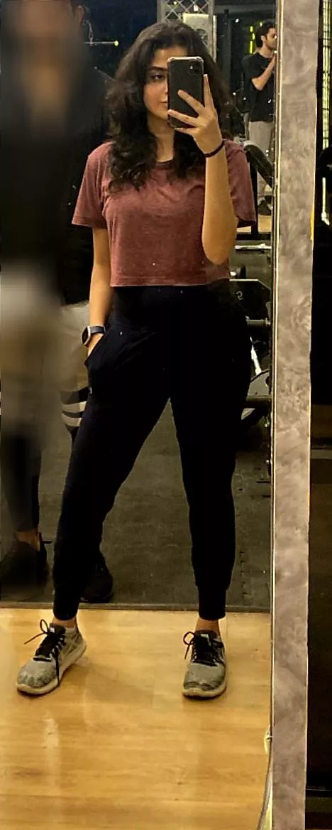 Wha*t do ol*der dadd*ies th*ink of m*y 18 ye*ar o*ld Pak*istani bo*dy? 😅 [ABUSIVE AND AGGRESSIVE MEN ARE NOT WELCOME!!]