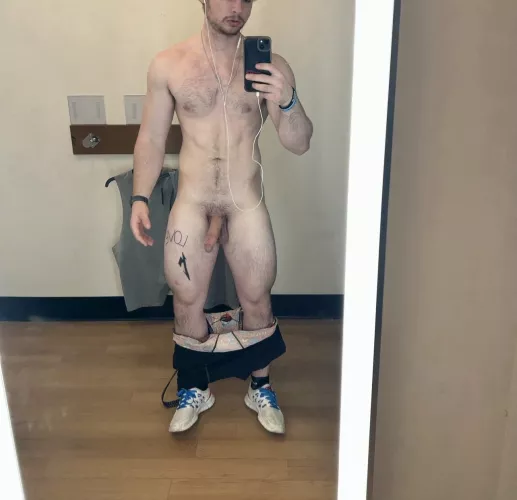 who can I take shopping with me? I get bored so easily 😭