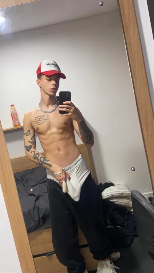 Who doesn’t love white boxers