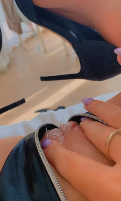 Who is gonna be my plaything for tonight?