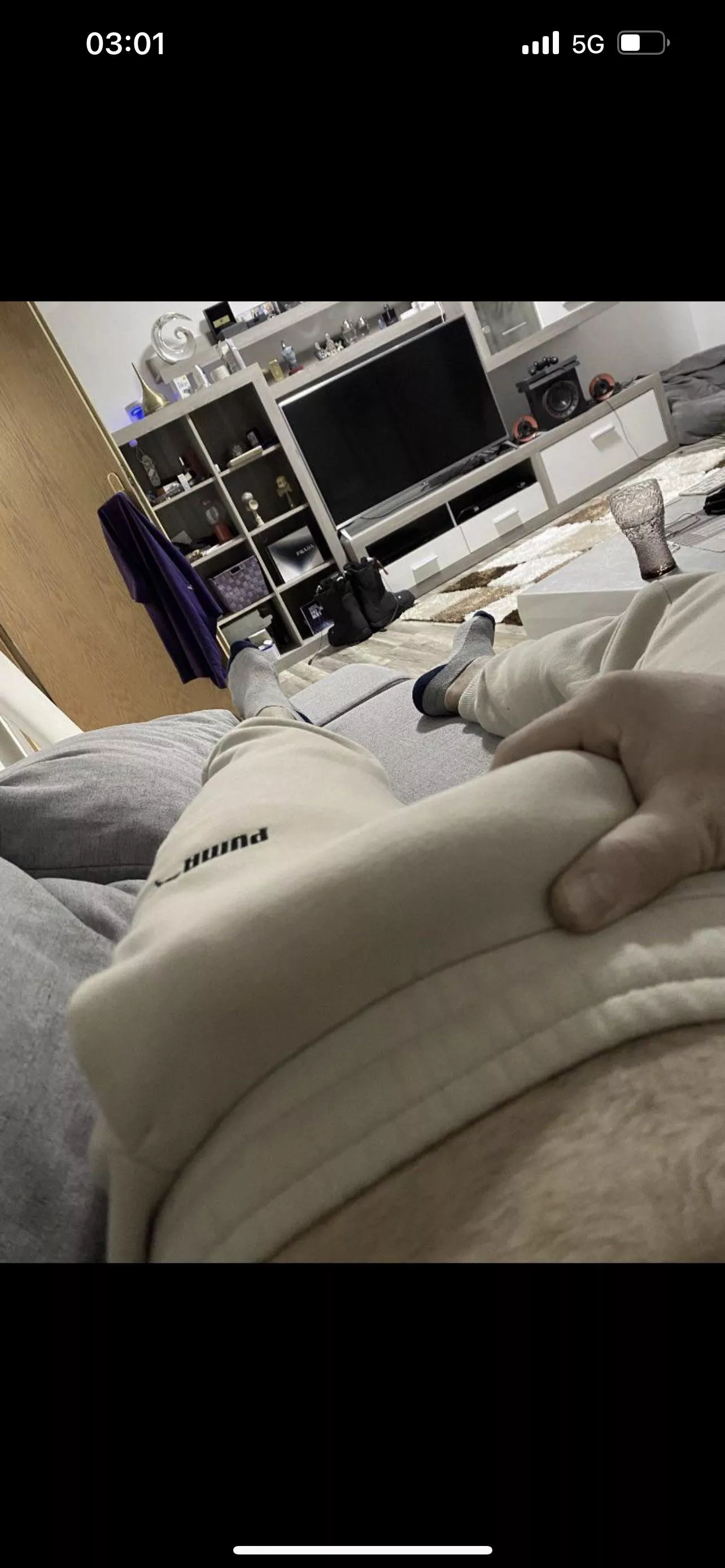 Who wanna see my dick?😉 I’m 23