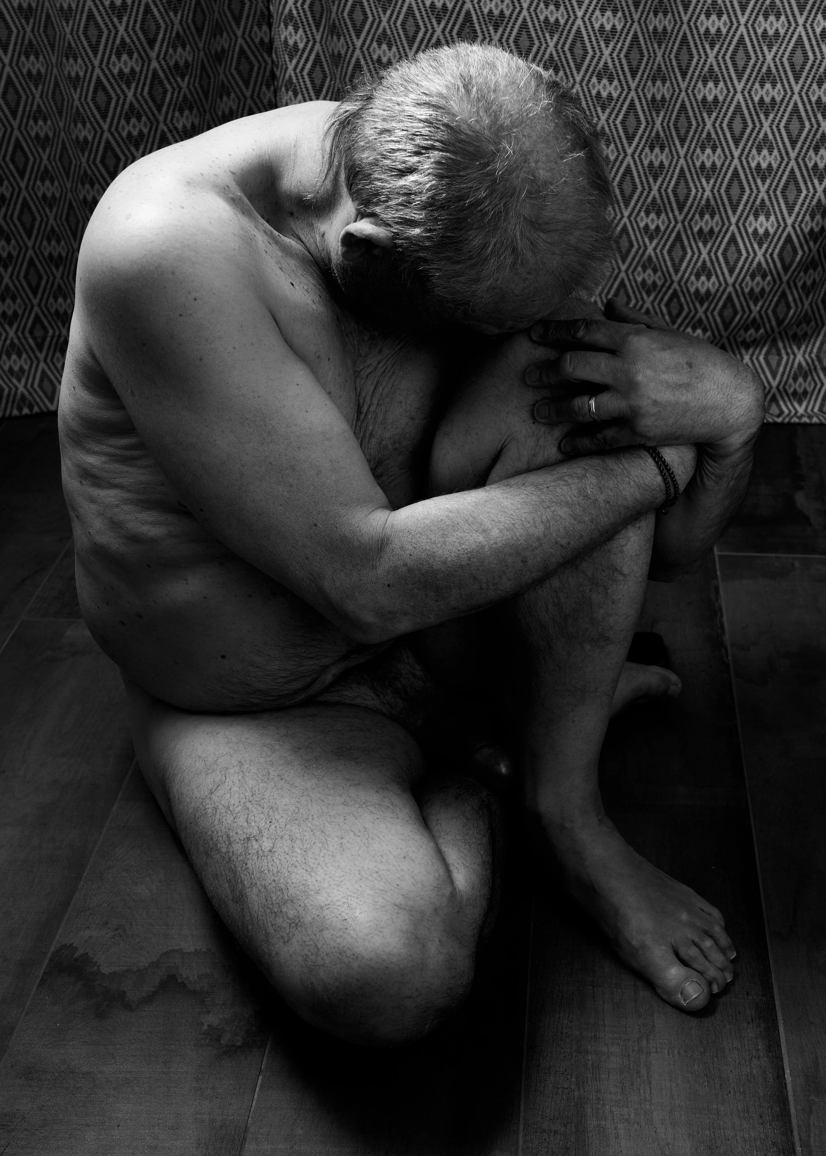 Withdraw (male full body)