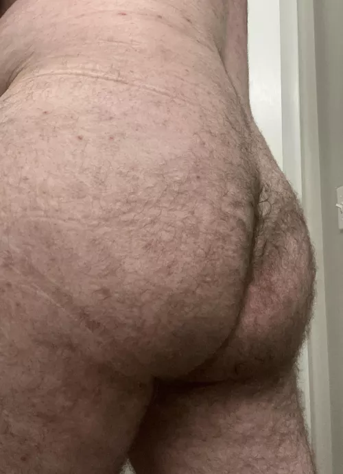Wow thank you for all the love yesterday! Y’all made me feel so sexy, I feel it’s only fair to share my backside too ;)