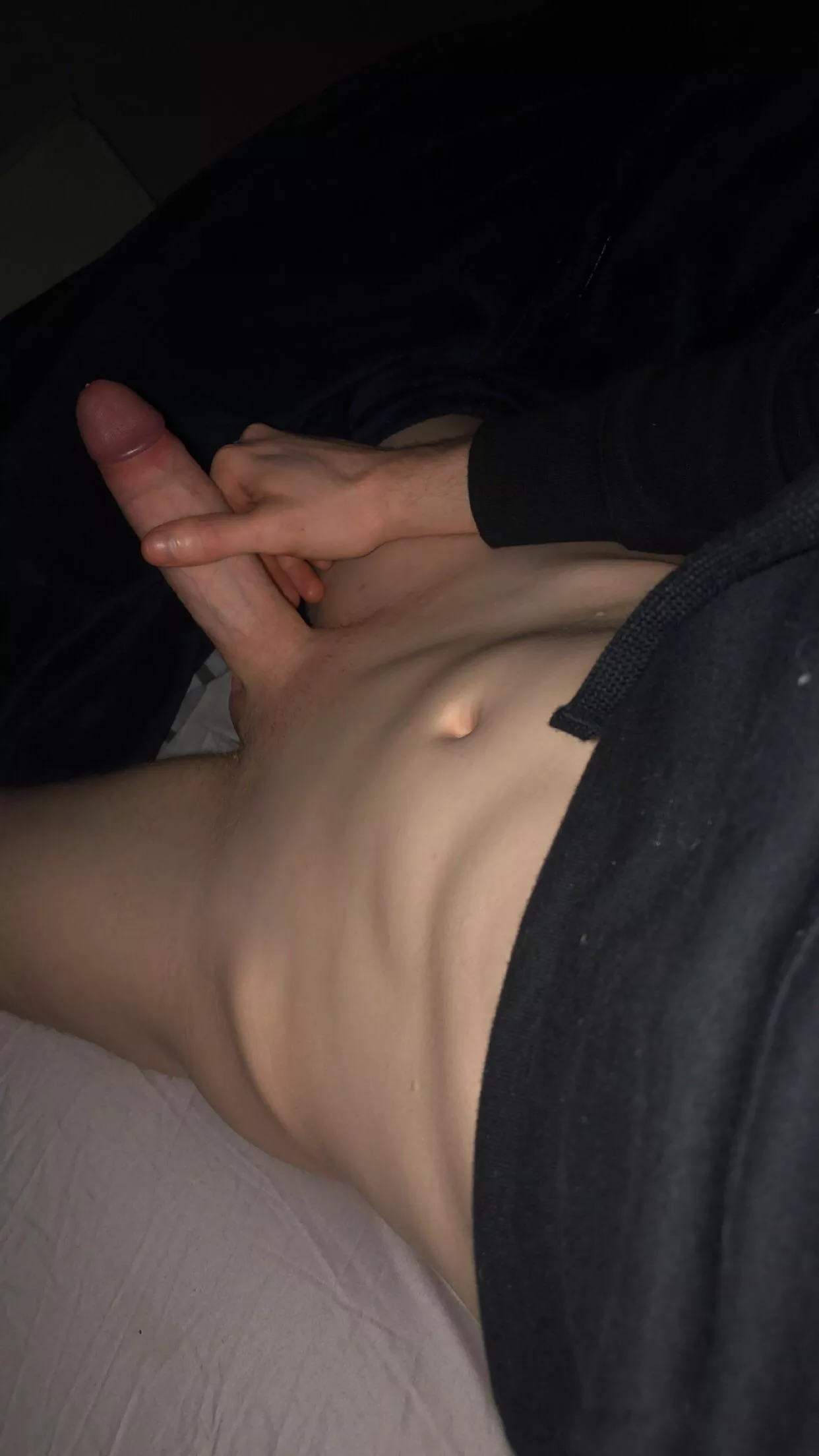 Wyd if I walk in holding this 🫢