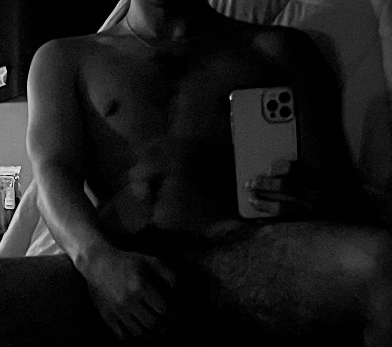 19M Uncut Horny Latino, Into DadBods or BigBros HMU! Dm