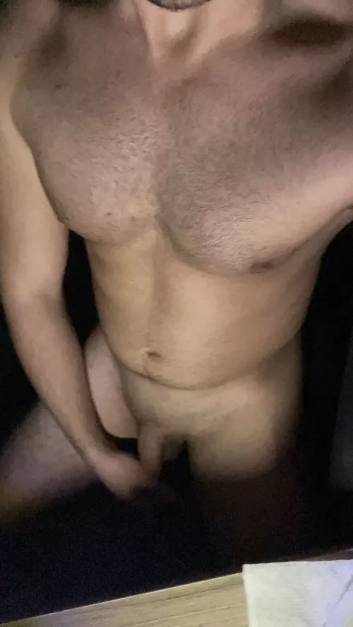 23 Fit Masc bottom looking for older daddies to jerk off live with. Face+ Bromance+. Snap: c_foureira