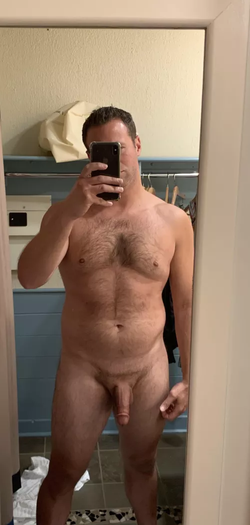 [39] hotel room horniness and no one to play with….wanna have some fun???