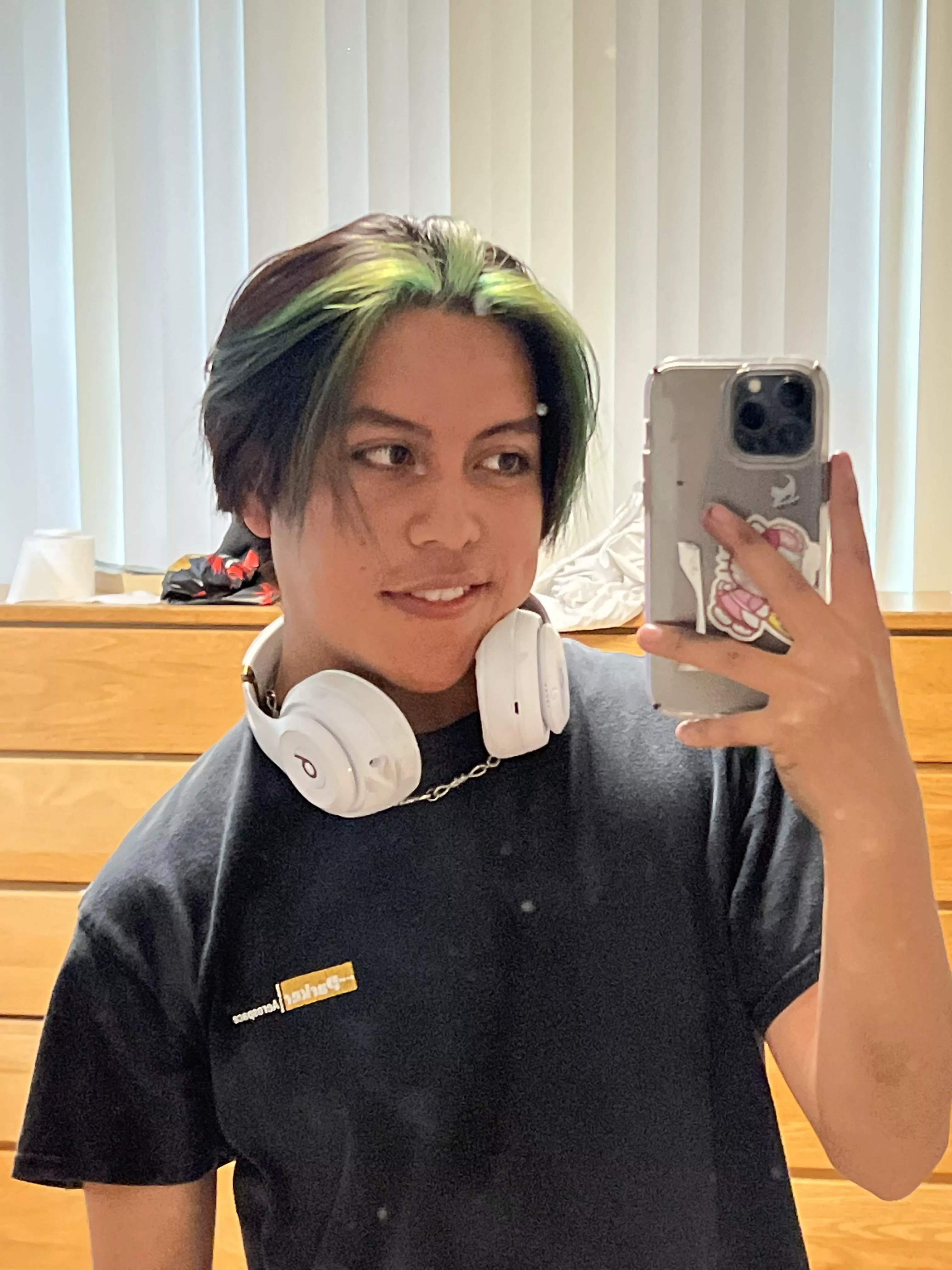 any1 wanna play val? 🙈