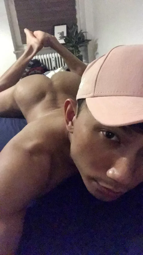 Do u like smooth tight asian ass?