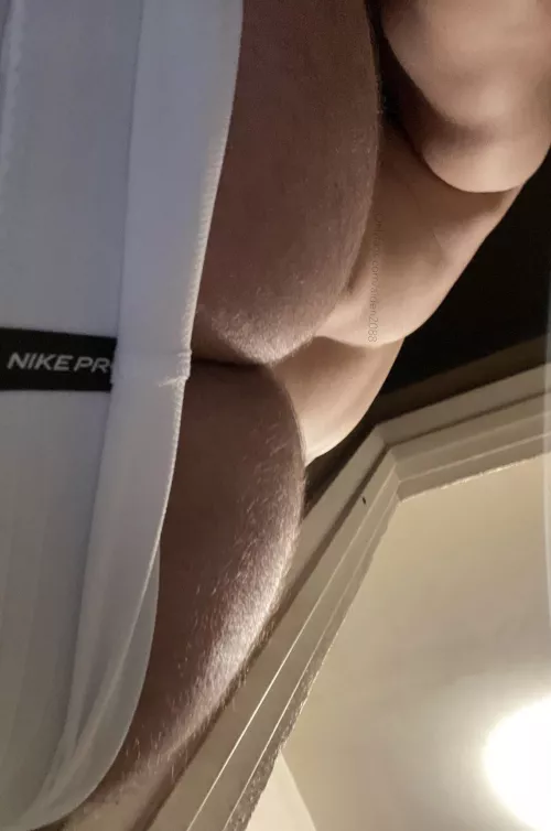 Eat my ass after a sweaty workout 🤤