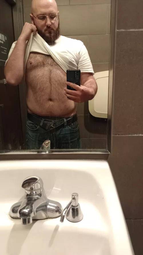 Follow me to the bathroom baby girl. 😘🤤