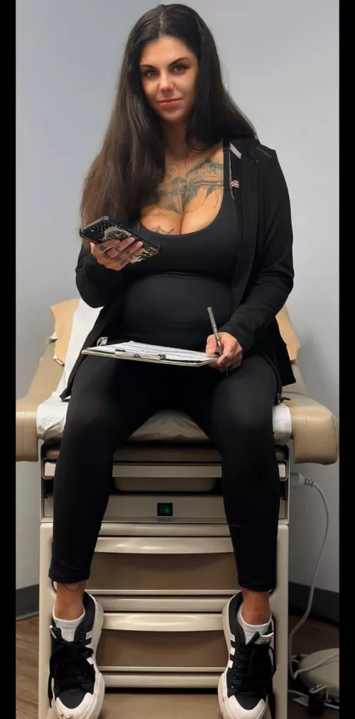 Hot pregnant bonnie