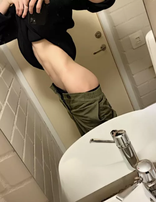 Hot take: tummy > butt~ 💕