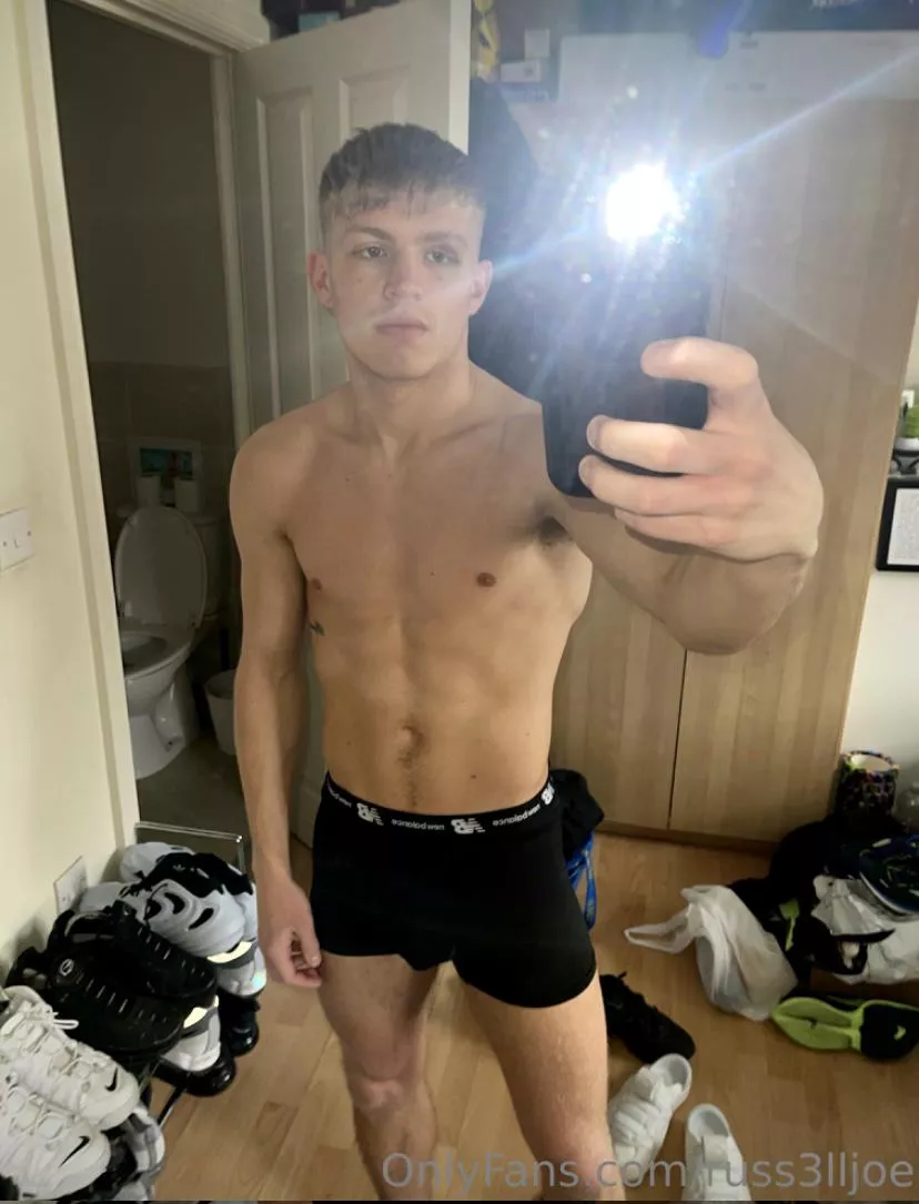 Hot twink - who wants to see more?