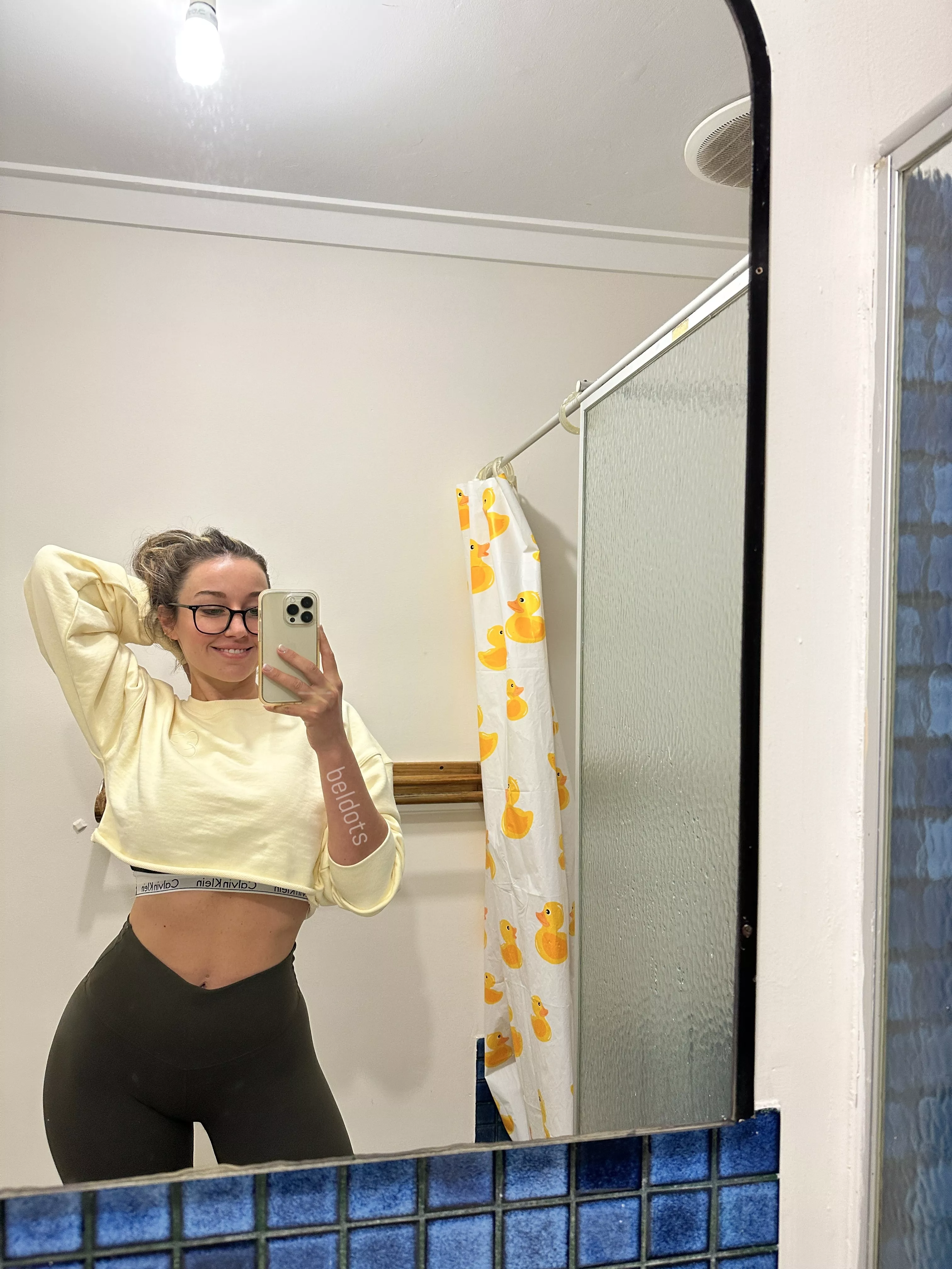 I loooove crop top jumpers. Studying from home day :)