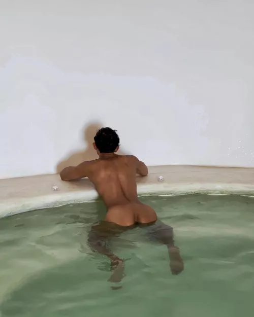 I love waiting like this for strangers in a public whirlpool