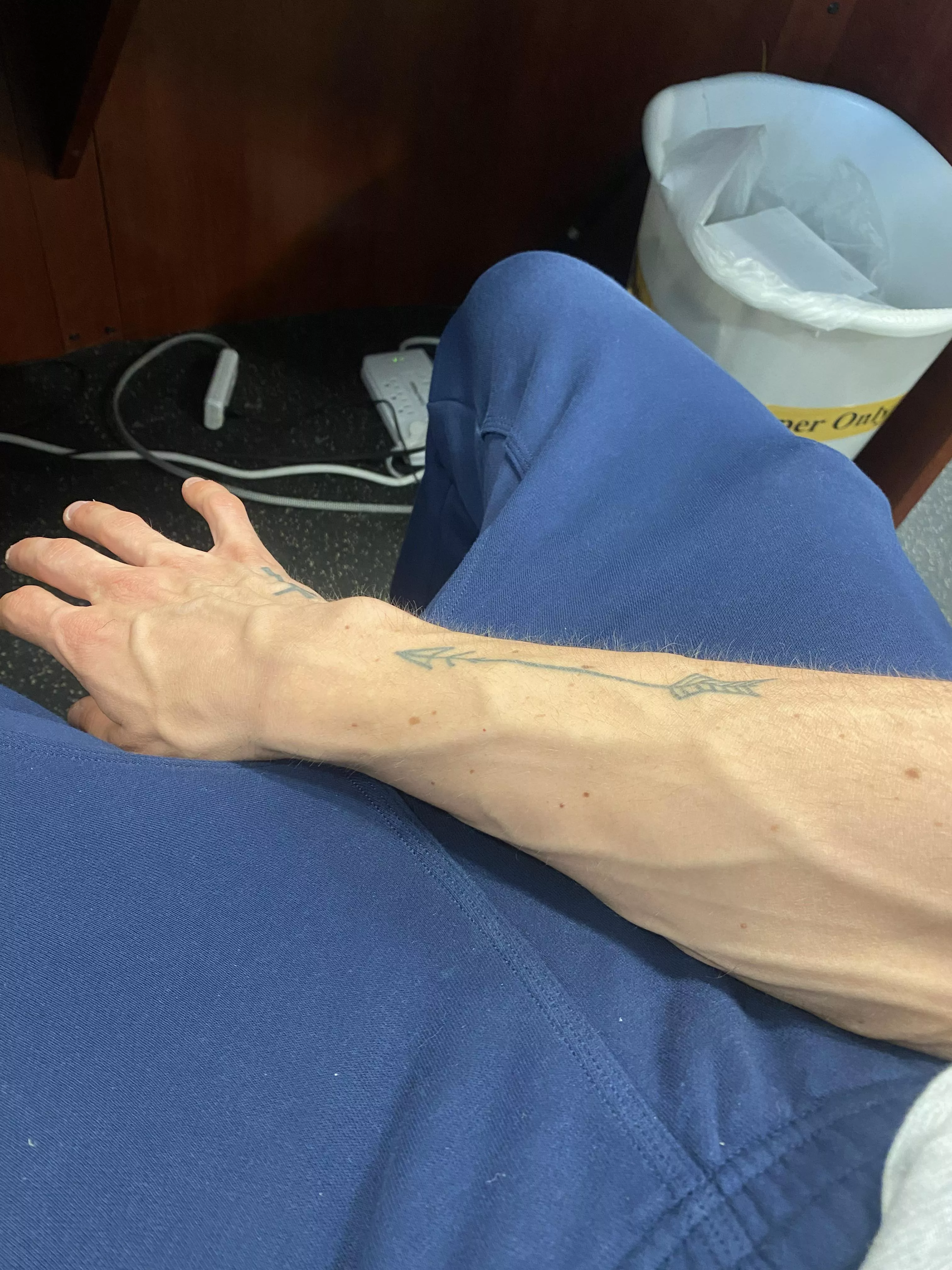 I wanna choke somebody 😝