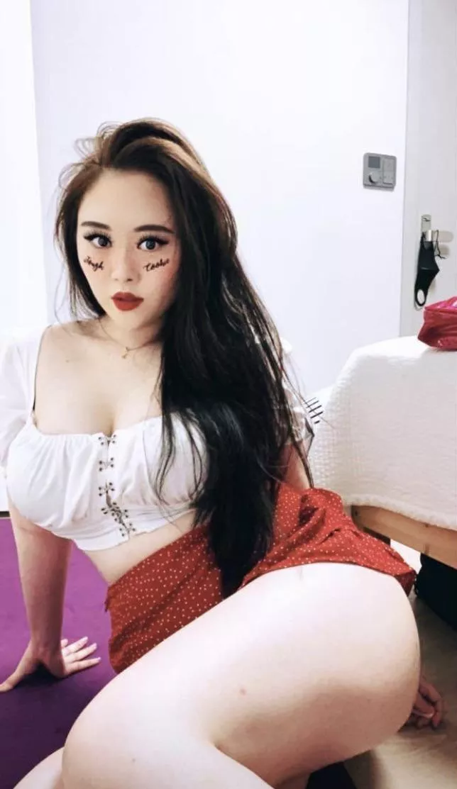 In Korea all the guys called me fat.. in the US they call me curvy 🤭🥰