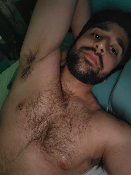 It's a hot night😅