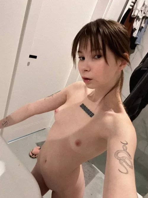 Just want to feel your cum on my chest