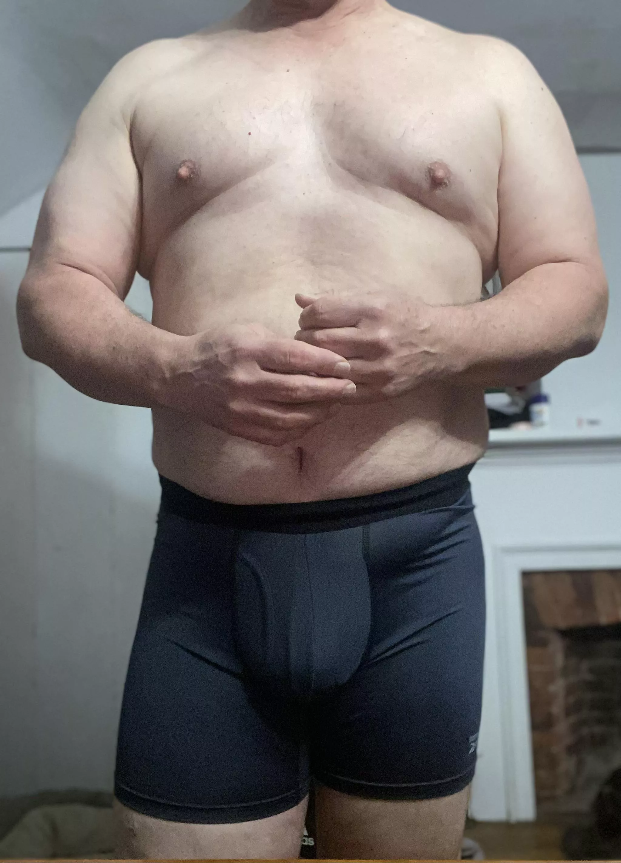 ladies…send a chat to see what is inside…Psst: is pretty big