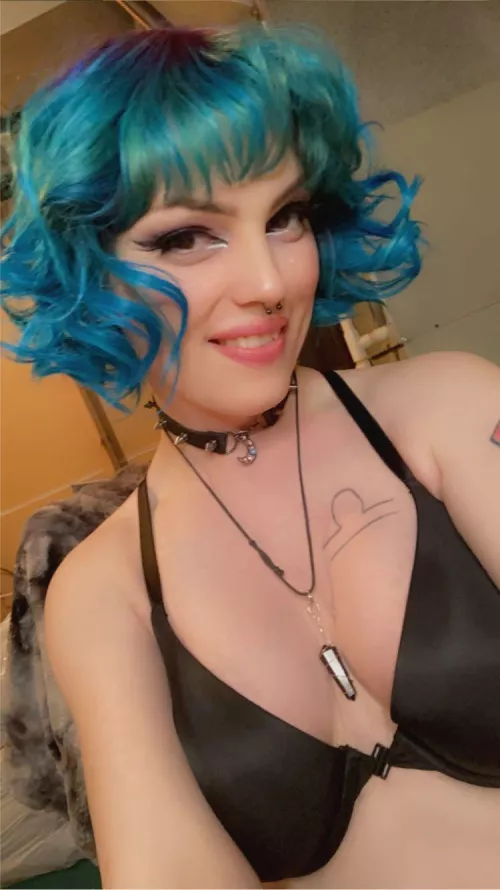 Let me be your main pixie dream 👾