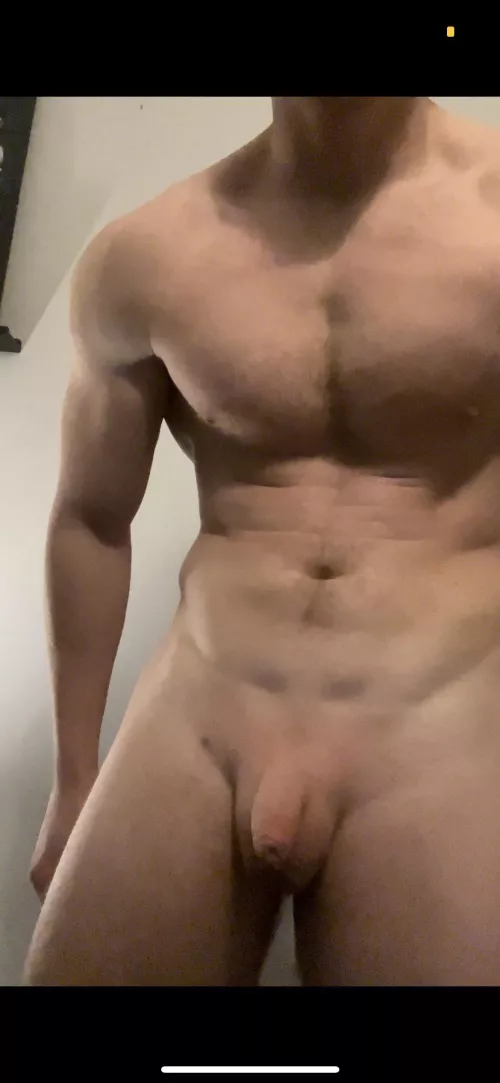 Little shy posting this, but here I am el natural :)