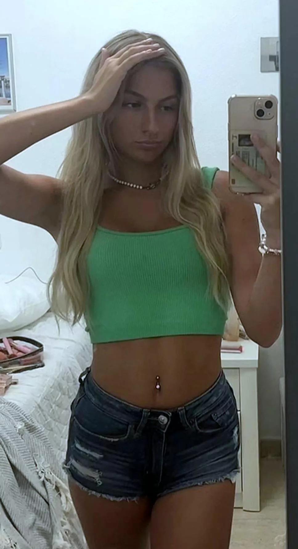 Now you can see her best feature