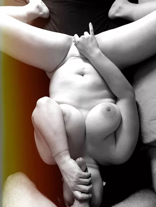 Pinky swear and a kiss 💋 (F)(M)