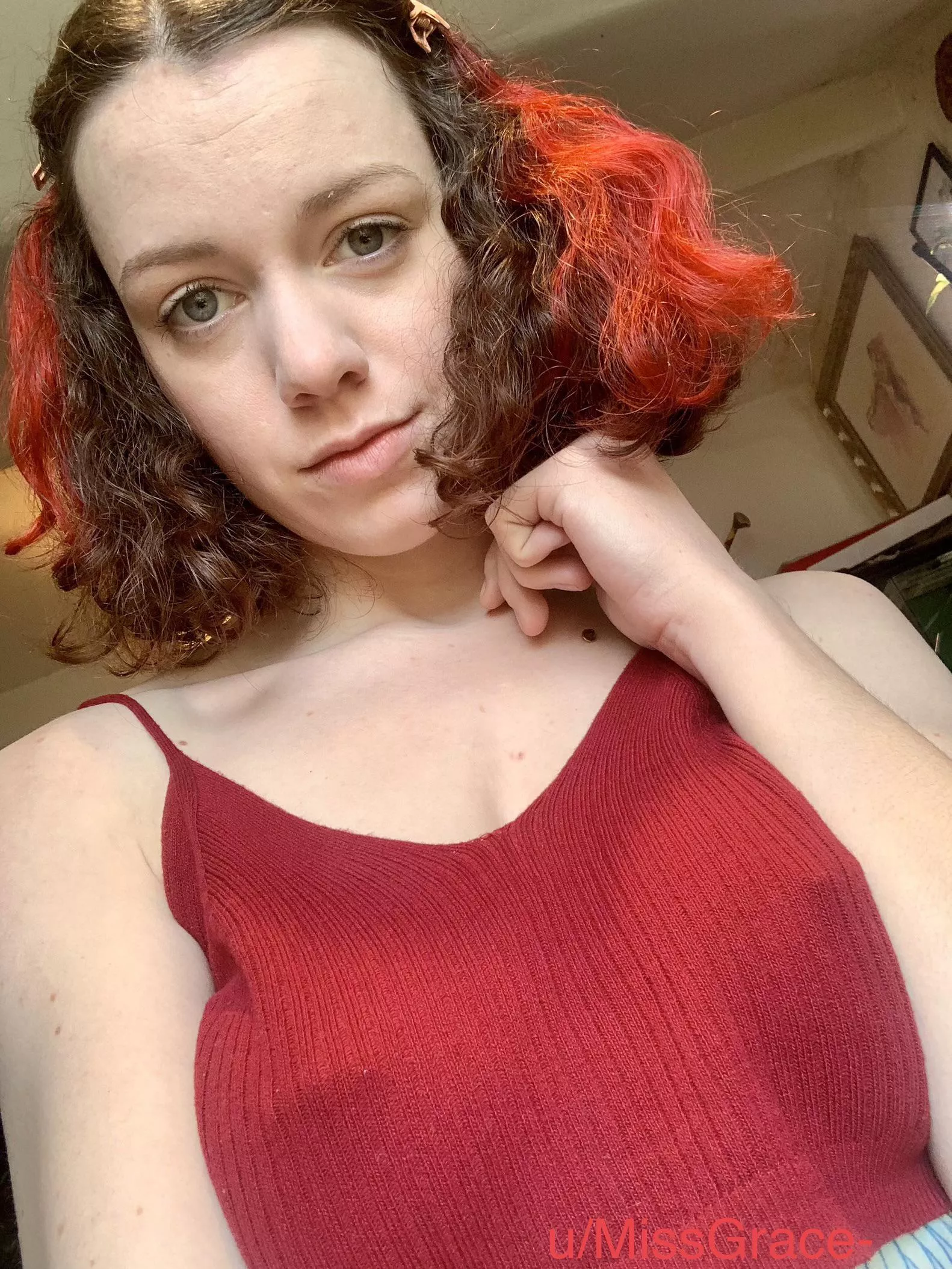 Red top and red hair, yes or no? 😜