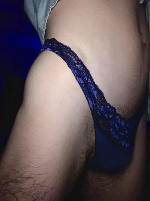 someone wanna own this ass for a night?