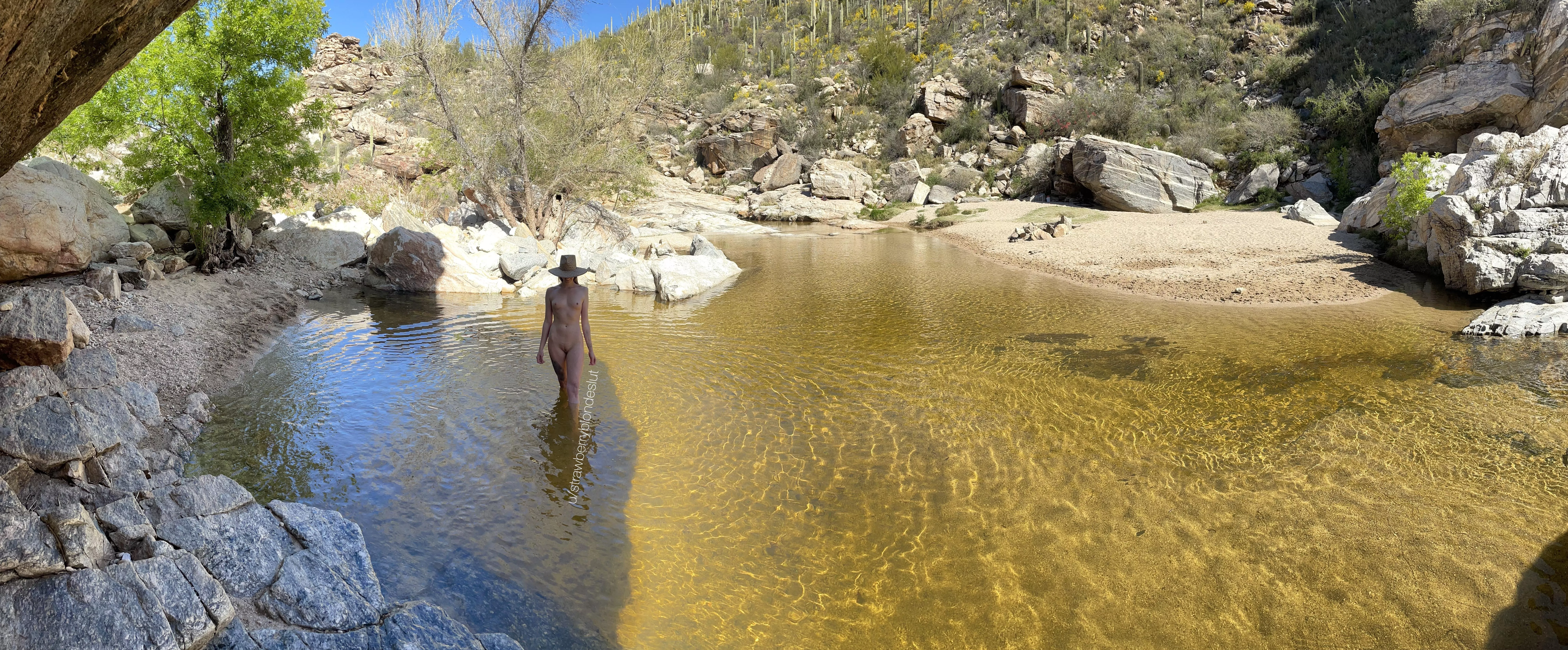 Spending the morning in one of my favorite places ☀️🌵