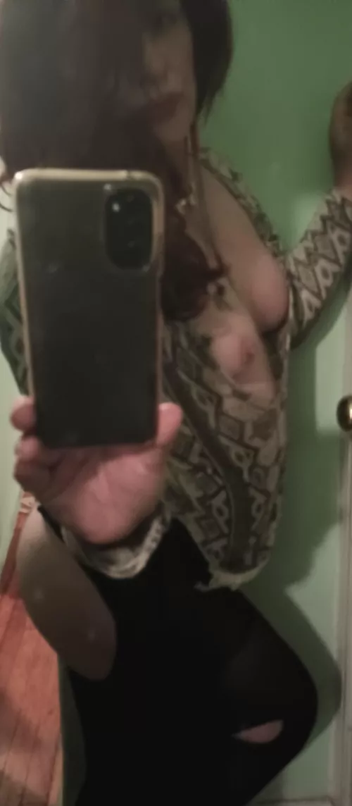 Submissive 37 yo Sissy look for straight Dom men who wants to use me as a little slut whore.