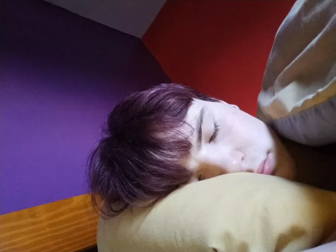 Super eipee rn but also want to play games 🥺.