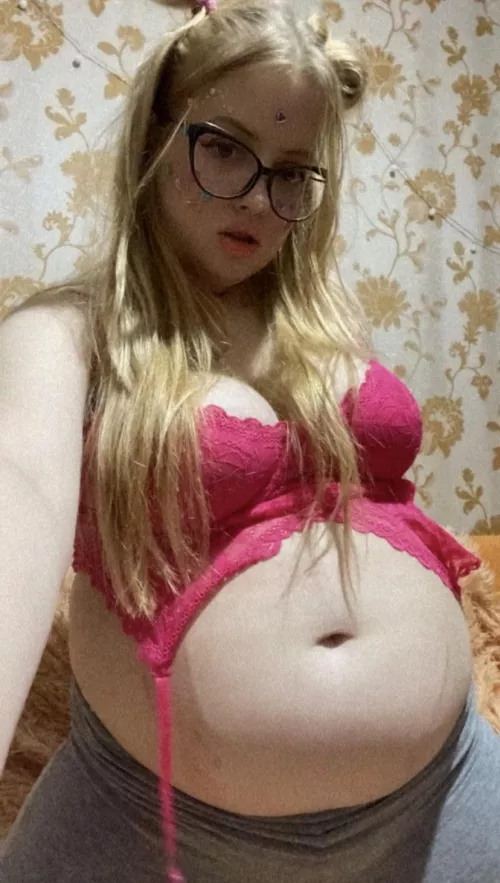 Who have big belly too?