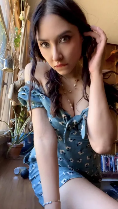 Why does being home alone always make me horny😈💕