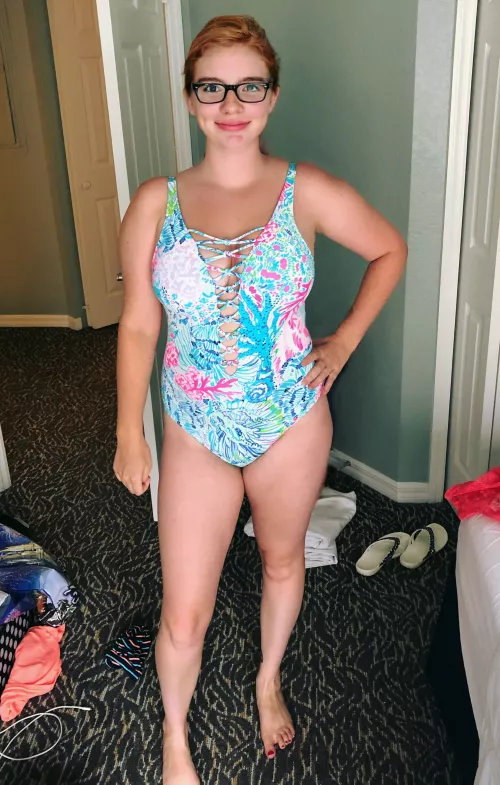 You like red heads in swimsuits?