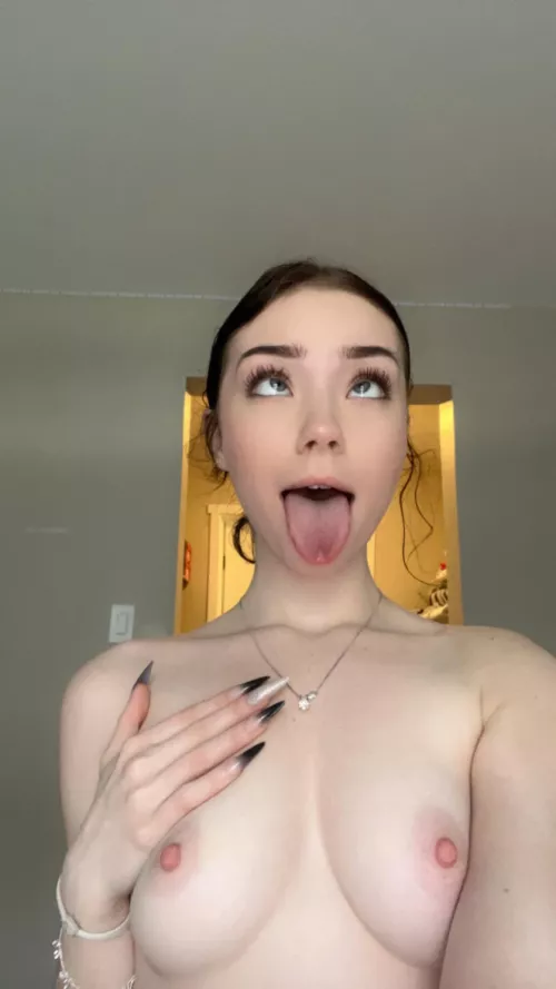 Your 4’11 fuck toy was delivered early 😍 F19