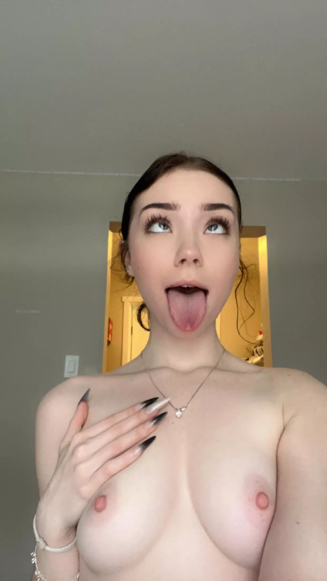 Your 4’11 fuck toy was delivered early 😍 F19