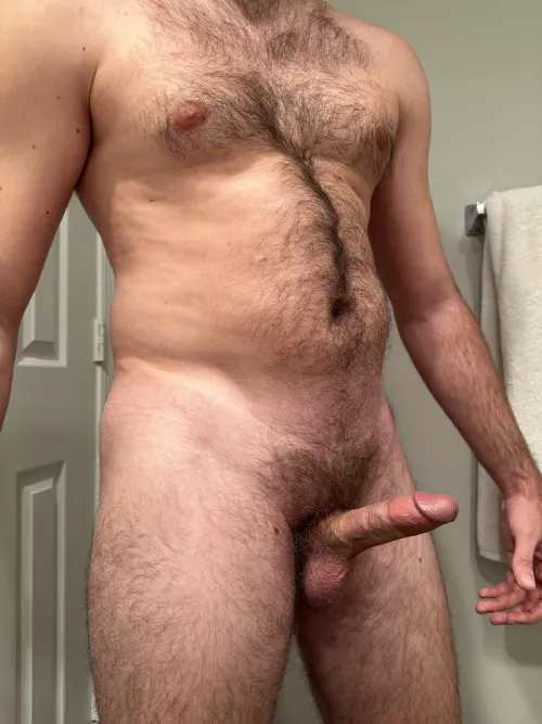 1 newborn and I can finally see my hairy dad bod start to form (30)