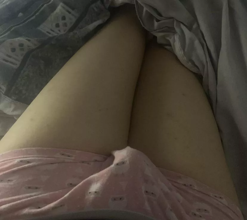 18/femboy looking for big dicks :3