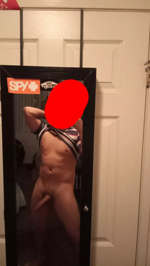 20m looking for bottom twinks to help me cum add me: m_larude6209