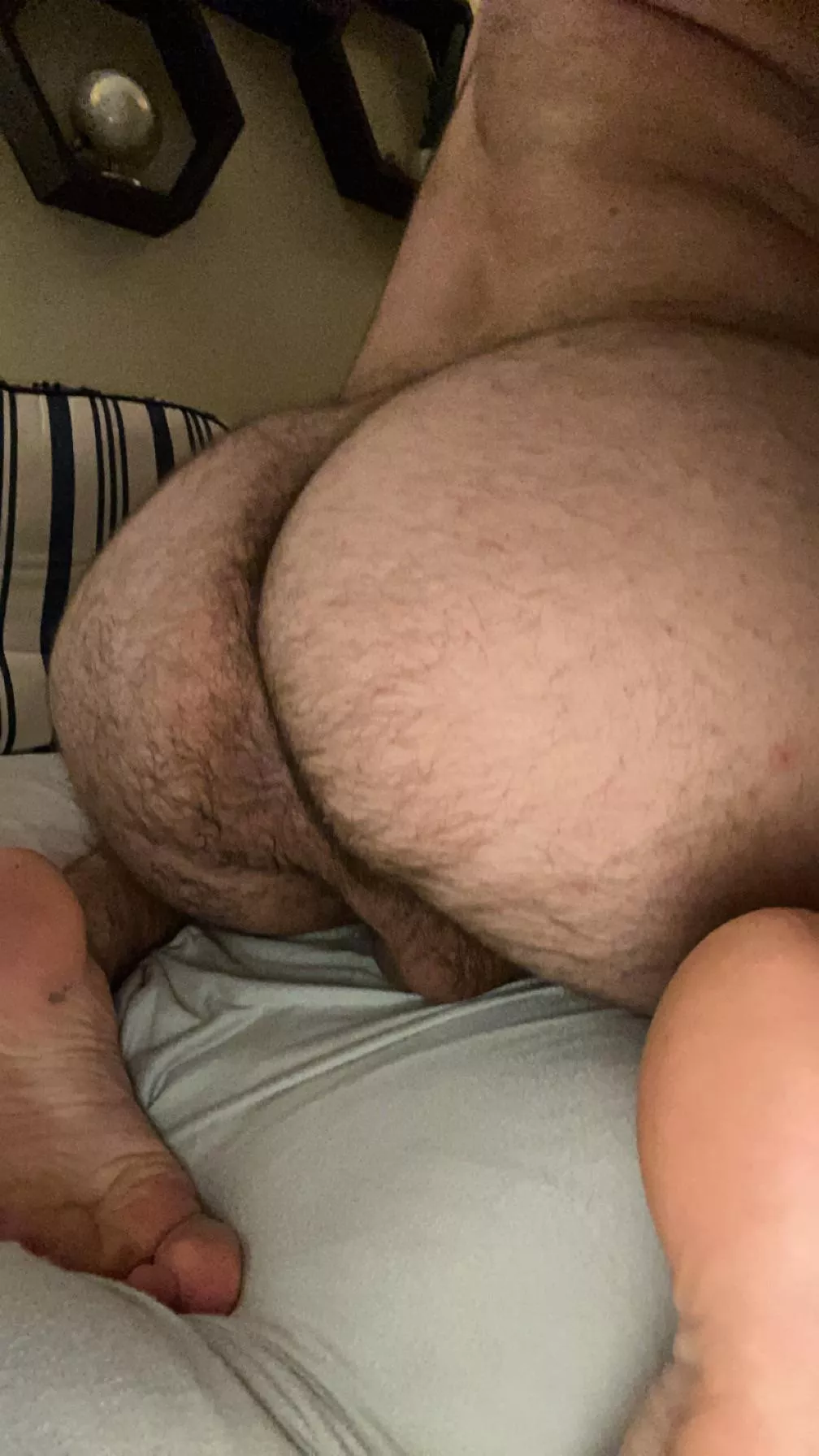 25 sub bubble butt bottom looking for dom tops. Kinky +++ sc: jhoe8913