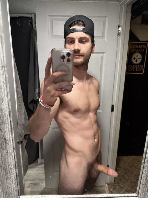 Any hot moms need a pool boy this summer