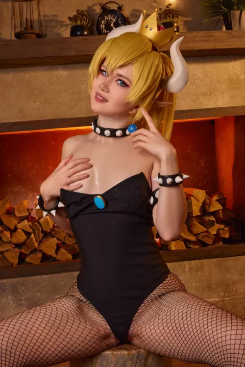 Bowsette cosplay by aki_puff
