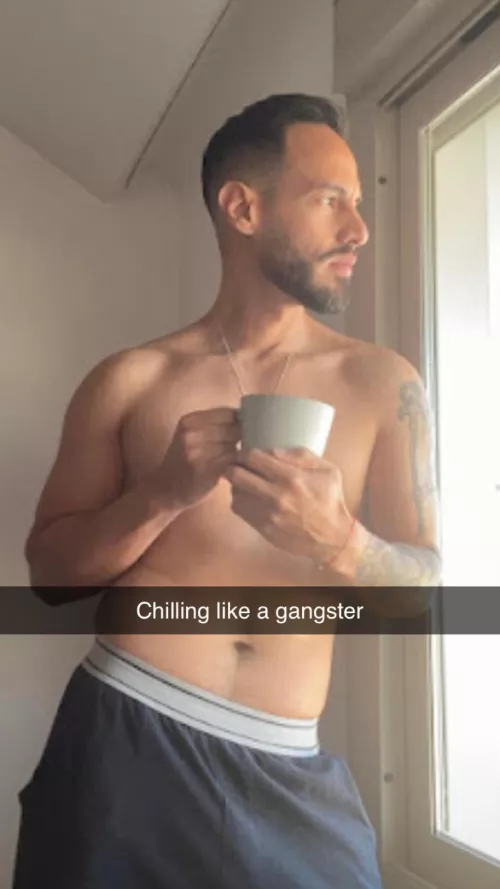 Chilling like a gangster 🫠