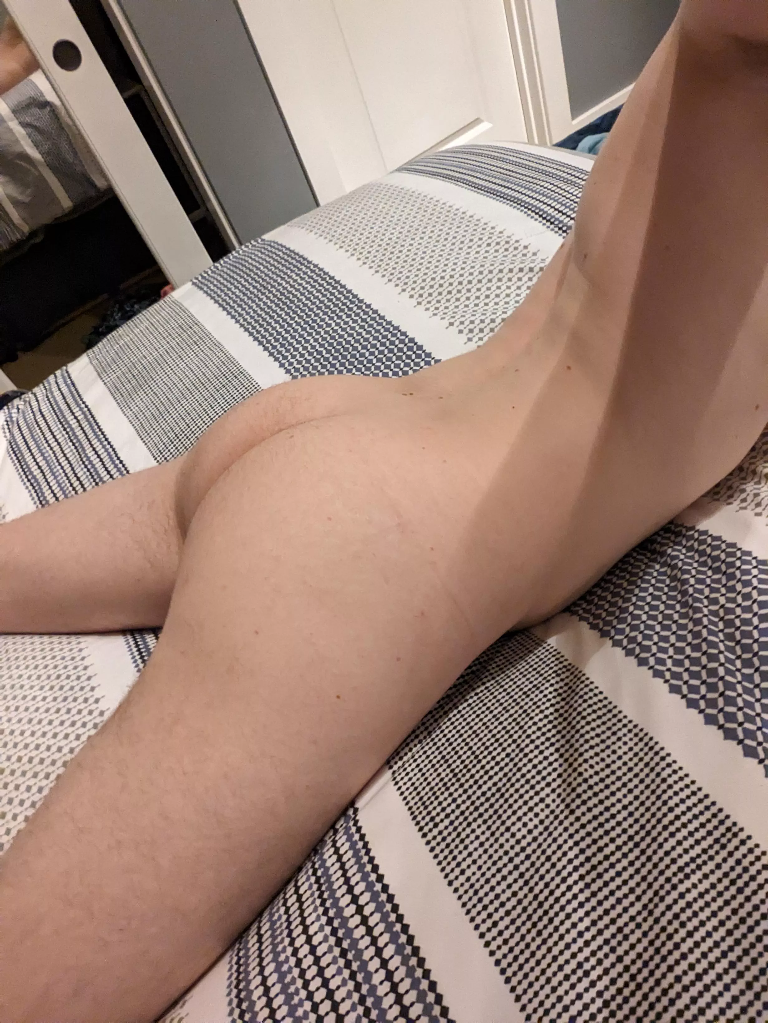 Come join me in bed, I'm lonely