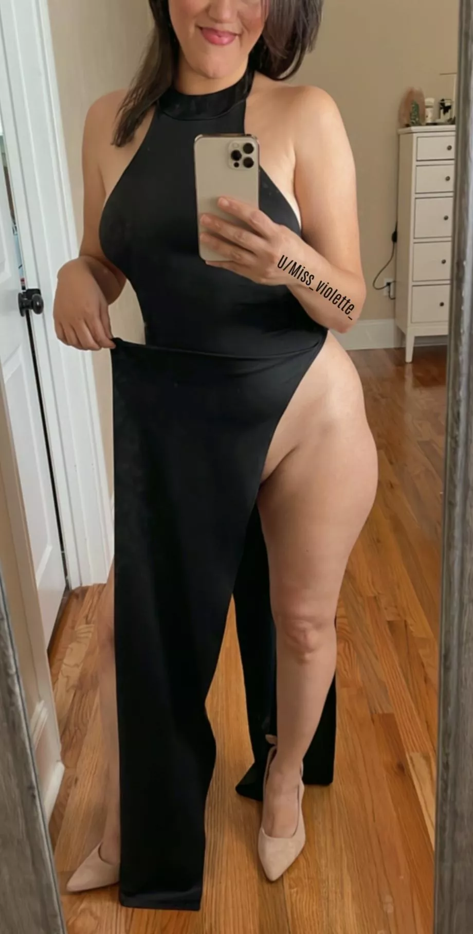 Could be risky if I go without wearing panties with this dress, right? 44[F]